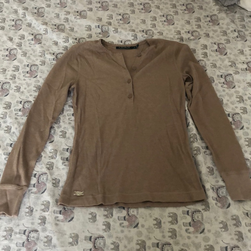 *GIVING AWAY SOON* Long sleeve top